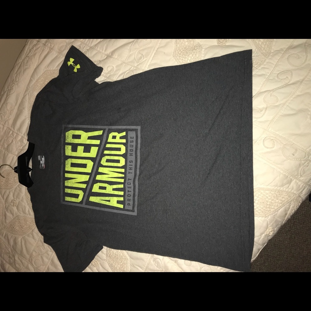 Men’s Underarmour T-shirt